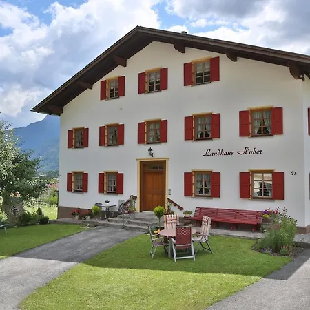 Huber Apartman *